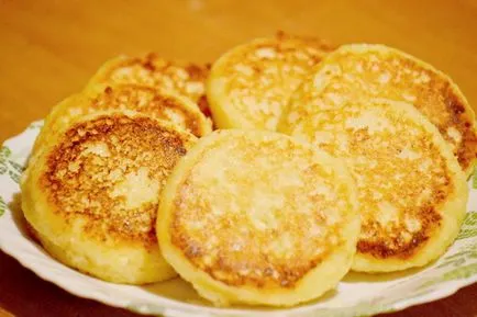Hogyan készítsünk sajtos süteményt túró otthon, a recept a finom cheesecakes