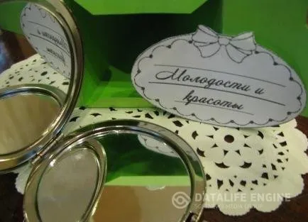 Hogyan készítsünk egy tortát egy meglepetés a papírt a kezét