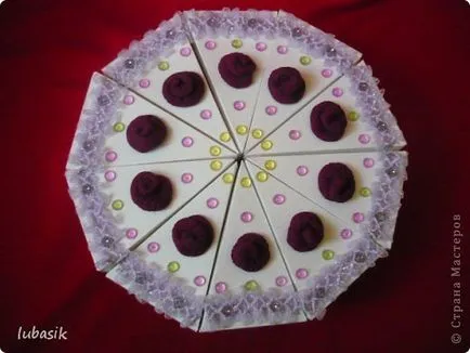 Hogyan készítsünk egy tortát egy meglepetés a papírt a kezét
