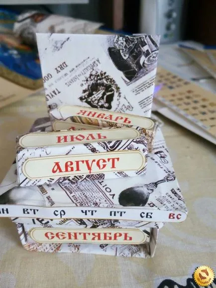 Hogyan készítsünk egy öröknaptár kezüket papírból (do) Hogyan készítsünk egy öröknaptár kezüket kifogyott a papír