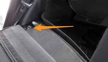 Hogyan kell szedni a hátsó ülésen a Hyundai Solaris
