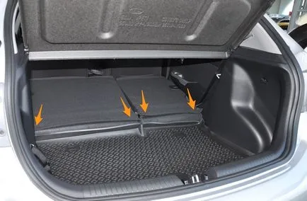 Hogyan kell szedni a hátsó ülésen a Hyundai Solaris