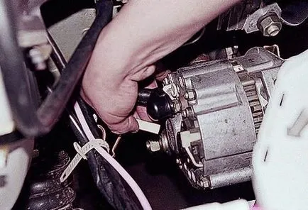 Hogyan lehet eltávolítani a generátor 2107 saját kezével, vázák javítás