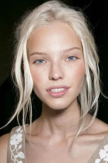 Hogyan hozzunk létre egy make-up Nude