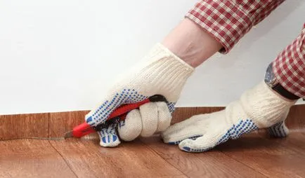 Hogyan ragadnak, a linóleum csatlakozott egymás között, hogyan kell csinálni egy közös kezeddel, bezárja
