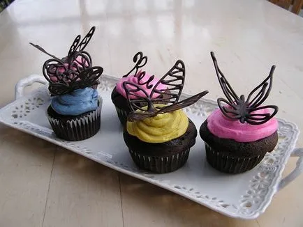 Hogyan lehet díszíteni cupcakes csokoládé