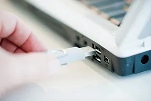 Hogyan kell telepíteni a Windows-t egy USB-meghajtót - végigjátszás