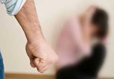 Hogyan juthat el a férje - egy zsarnok, alkoholista, ha van egy baba, és hova megy bírság fele (deli) Hogyan juthat el a férje - egy zsarnok, alkoholista, ha van egy baba, és hova megy bírság felét