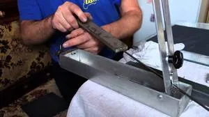 Mivel otthon élesíteni a kést az darálás módszerek, különböző módokon az élesítés és tippek (daráló) Mivel otthon élesíteni a kést az darálás módszerek, különböző módokon az élesítés és tippek