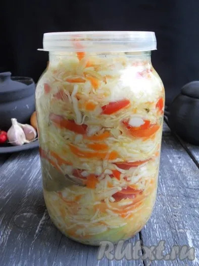 Káposzta, pácolt paprika és a paradicsom - egy recept fotó (pácolt) Káposzta, pácolt paprika és a paradicsom - a recept egy fotó