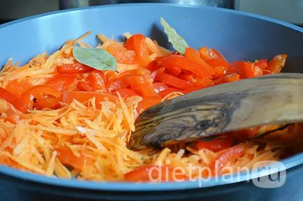 Káposzta paprika paradicsomszósz