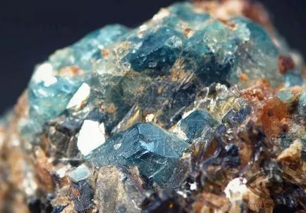 Chalcedony kő tulajdonságait, egyes állatövi alkalmas