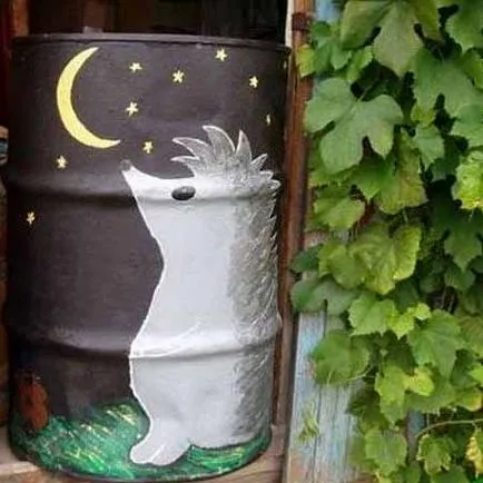 Gyönyörű kerti dísz hordó víz