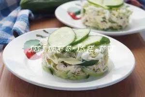 Saláta csirkemellel és friss uborka, diéta receptjét (friss) Saláta csirkemellel és friss uborka, diéta recept