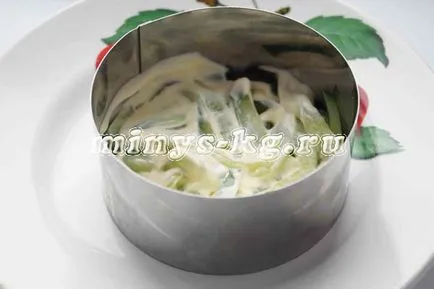 Saláta csirkemellel és friss uborka, diéta receptjét (csirke) Saláta csirkemellel és friss uborka, diéta recept