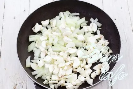 Saláta gombával, csirkével és szilva - recept fotókkal (aszalt szilva) Saláta gombával, csirkével és szilva - recept fotókkal