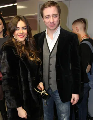 Meredek esküvő! A híres producer mutatta valaki elhagyja a birodalom - a világ hírek (Olga) Meredek esküvő! A híres producer mutatta valaki elhagyja a birodalom - a világ hírek