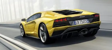 Coupe Lamborghini Aventador s volt polnoupravlyaemym