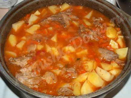 Nyúlpörkölt burgonyával recept fényképpel (nyúl párolt burgonya) Nyúl pörkölt burgonya, a recept egy fotót