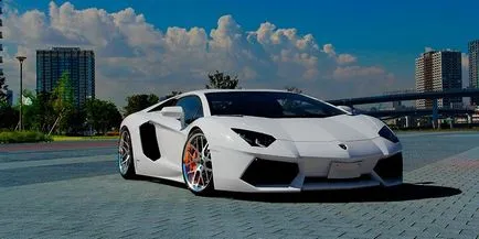Lamborghini Aventador lp700-4 2016 ár, leírások, fotók, videó tesztvezetés (2016) Lamborghini Aventador lp700-4 2016 ár, leírások, fotók, tesztvezetés