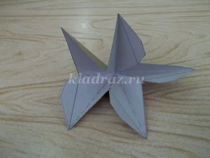 Layout „örök tűz” napján a győzelem kezével (osztály) Layout „örök tűz” napján a győzelem kezével