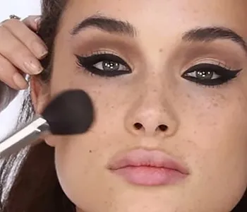 Cat eye make-up 6 lépésben egy csábító pillantást