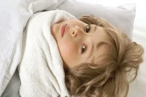 Függetlenül attól, hogy lehetséges, hogy a hő a torok gennyes angina só, sál, inhalációs, tömöríti (akár meleg torok gennyes angina) Függetlenül attól, hogy lehet fűteni a torok gennyes angina só, sál, inhaláció, borogatások