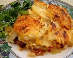 Hús francia burgonyával és gombák a sütőben recept egy fotó