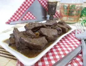 Húsételek - receptek képekkel, hogyan kell főzni otthon minden nap (főzni) Húsételek - receptek képekkel, hogyan kell főzni otthon minden nap