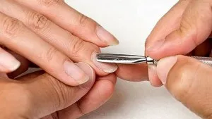 Nail kiterjesztéseket kabát típusú, a technológia (fotó, videó) (manikűr köröm kiterjesztés) Nail kiterjesztéseket kabát típusú, a technológia (fotó, videó)