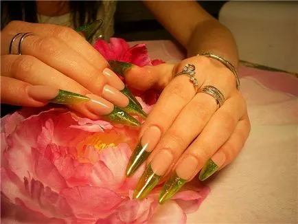 Nail Kabát keresztül gél és akril (via) Nail Kabát keresztül gél és akril