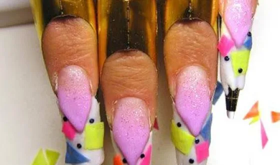 Nail kiterjesztések kabát segítségével a gél és akril (köröm design francia) Nail Kabát keresztül gél és akril