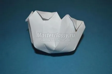 Hogyan készítsünk egy liliom a papír Hogyan készítsünk egy liliom a papír