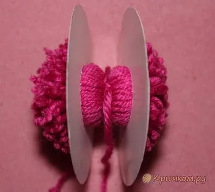 Hogyan lehet pom-poms fonalból Hogyan lehet pom-poms fonalból