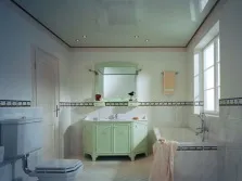 Álmennyezet a fürdőszobában - az érvek és ellenérvek, különösen a választott