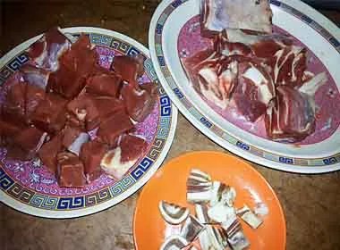 Valódi üzbég pilaf marhahús bográcsban (üzbég) Valódi üzbég pilaf marhahús bográcsban
