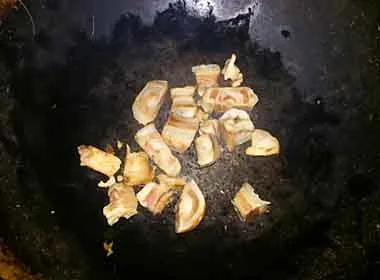 Valódi üzbég pilaf marhahús egy üst (bogrács) Valódi üzbég pilaf marhahús bográcsban