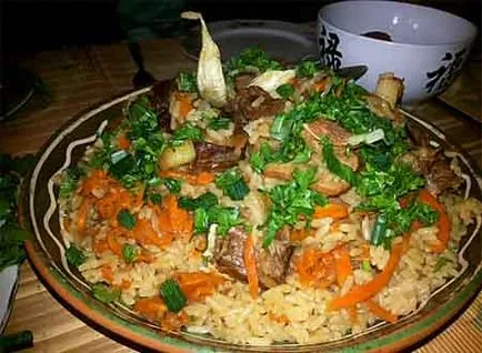 Valódi üzbég pilaf marhahús bográcsban (valós) Valódi üzbég pilaf marhahús bográcsban