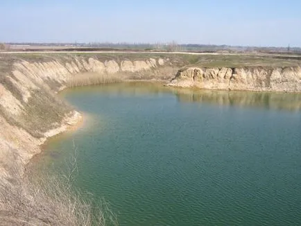 A jelen Salt Lake területeken Kharkov (régió) Jelenleg egy sós tó a Kharkiv régió