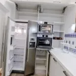 Ötvözi az erkélyen (loggia), konyha, fürdőszoba, dokumentumok, munkarend, tervezési ötletek