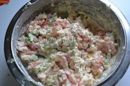 Új csirke saláta, paprika (csirke) Szilveszteri saláta csirkével és paprikával