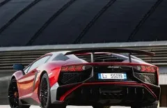 Áttekintés, Lamborghini Aventador sv
