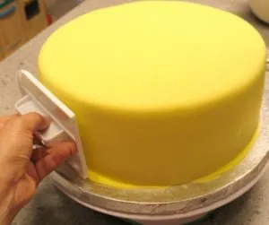 Zsinórozó torta mind fedezésére a masztix torta (cake) Zsinórozó torta mindkét takaró torta masztix