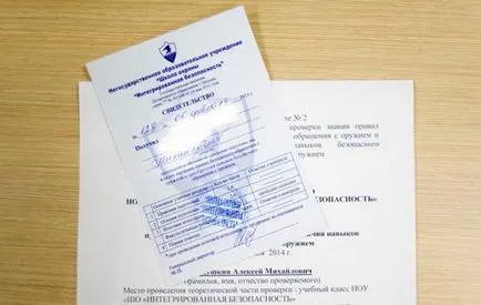 Fegyverek és önvédelmi hit- felvonulás - olyan önvédelmi