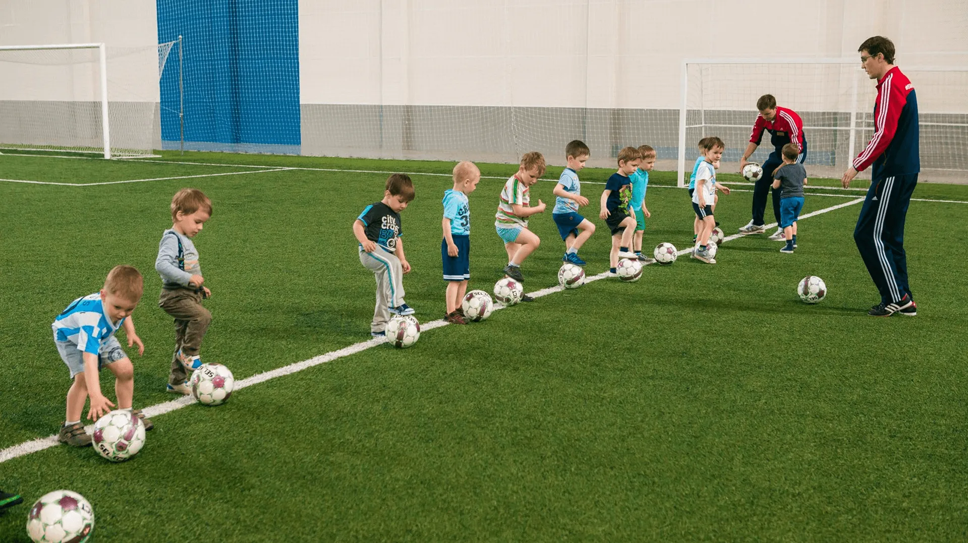 Váltó és tartja a labdát a futball - hogyan kell tartani a labdát a labdarúgó