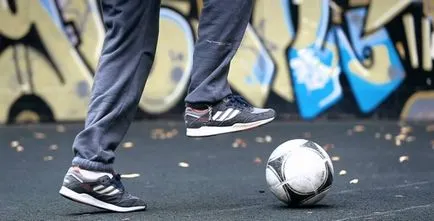 Váltó és tartja a labdát a futball - hogyan kell tartani a labdát a labdarúgó