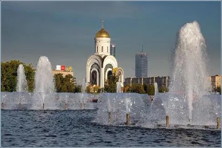 Victory Park (Budapest) működés közben, és egy listát a látnivalók
