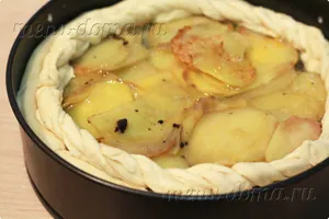 Pie burgonyával és gombák a sütőben recept fényképpel (gomba) Pie burgonyával és gombák a sütőben recept egy fotó