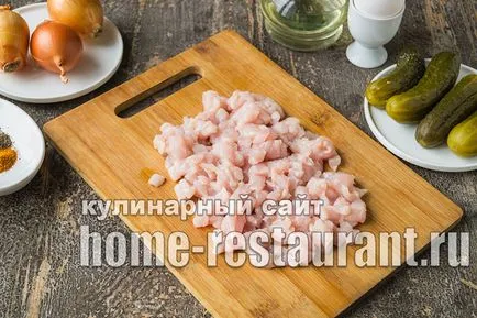 Pogácsákat Leveles tészta sajttal, csirke és burgonya (teszt) Sütemények leveles tészta sajttal, csirke és a krumpli