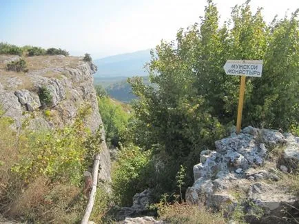 Cave City Mangup-Kale fotók, történelem, hogyan lehet eljutni (Mangup Kale hogyan juthatunk el oda autóval) Cave City Mangup-Kale fotók, történelem, hogyan juthat